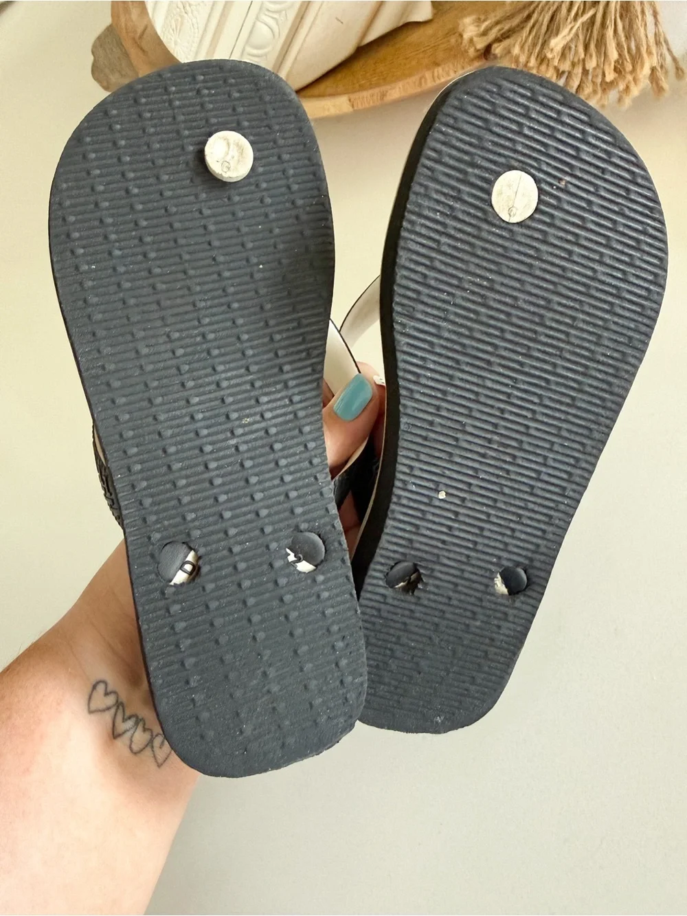 Havaianas Kids Star Wars Graphic Flip Flops in White and Black